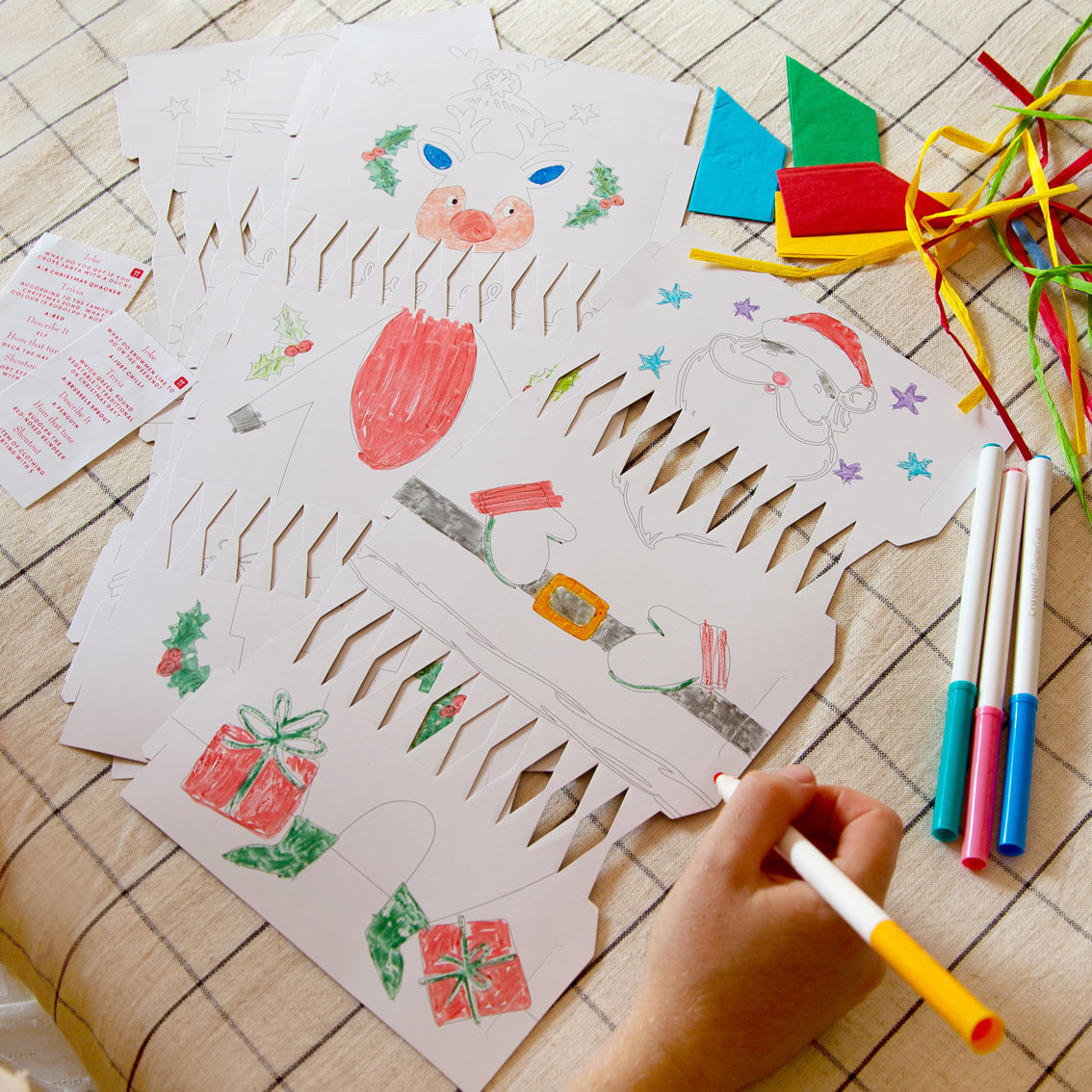 Craft With Santa Make Your Own Christmas Crackers & Place Cards 8 Pk