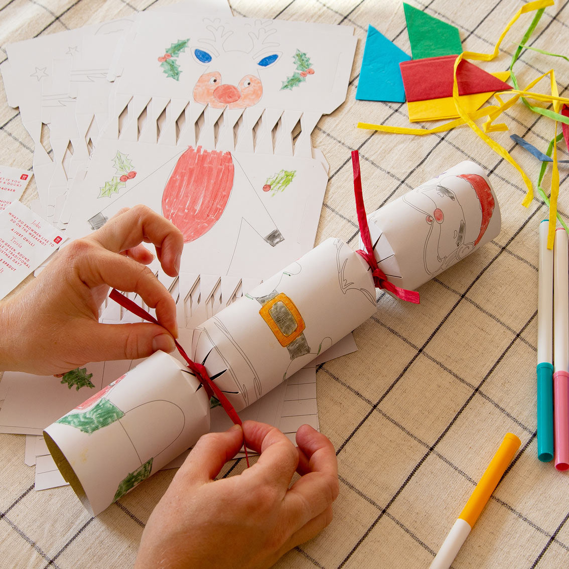 Craft With Santa Make Your Own Christmas Crackers & Place Cards 8 Pk
